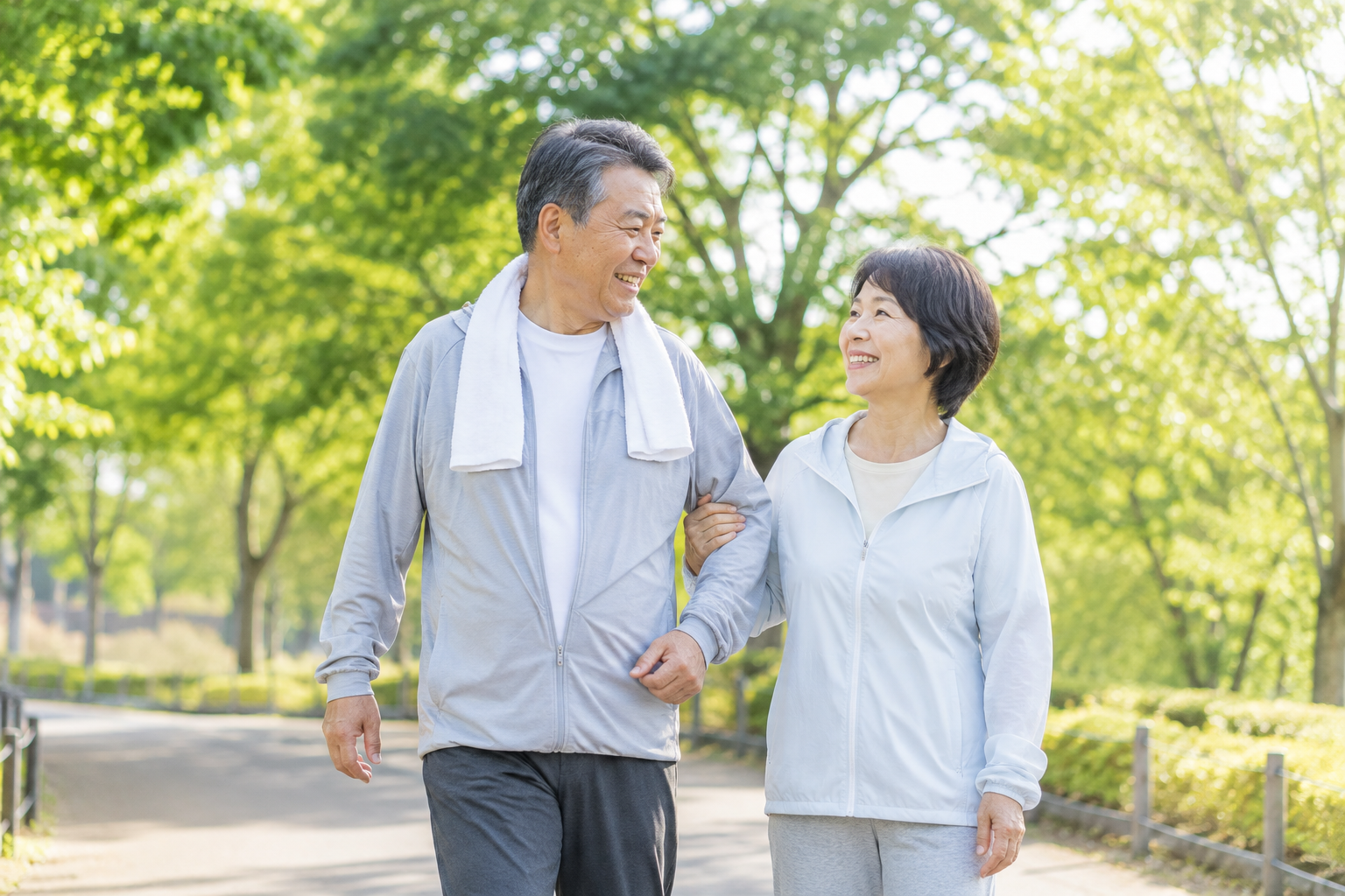 これからも健康的な毎日を楽しむ中高年の夫婦